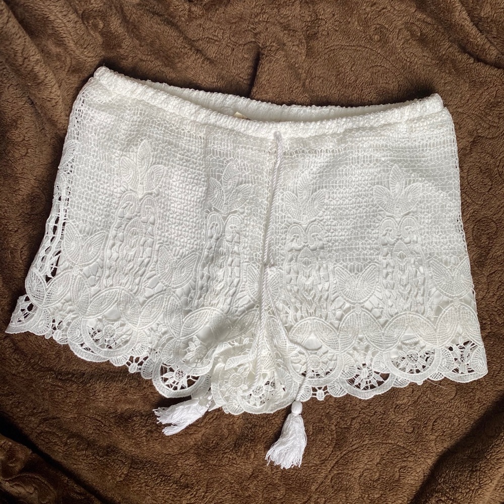 Francesca’s White Lace Shorts